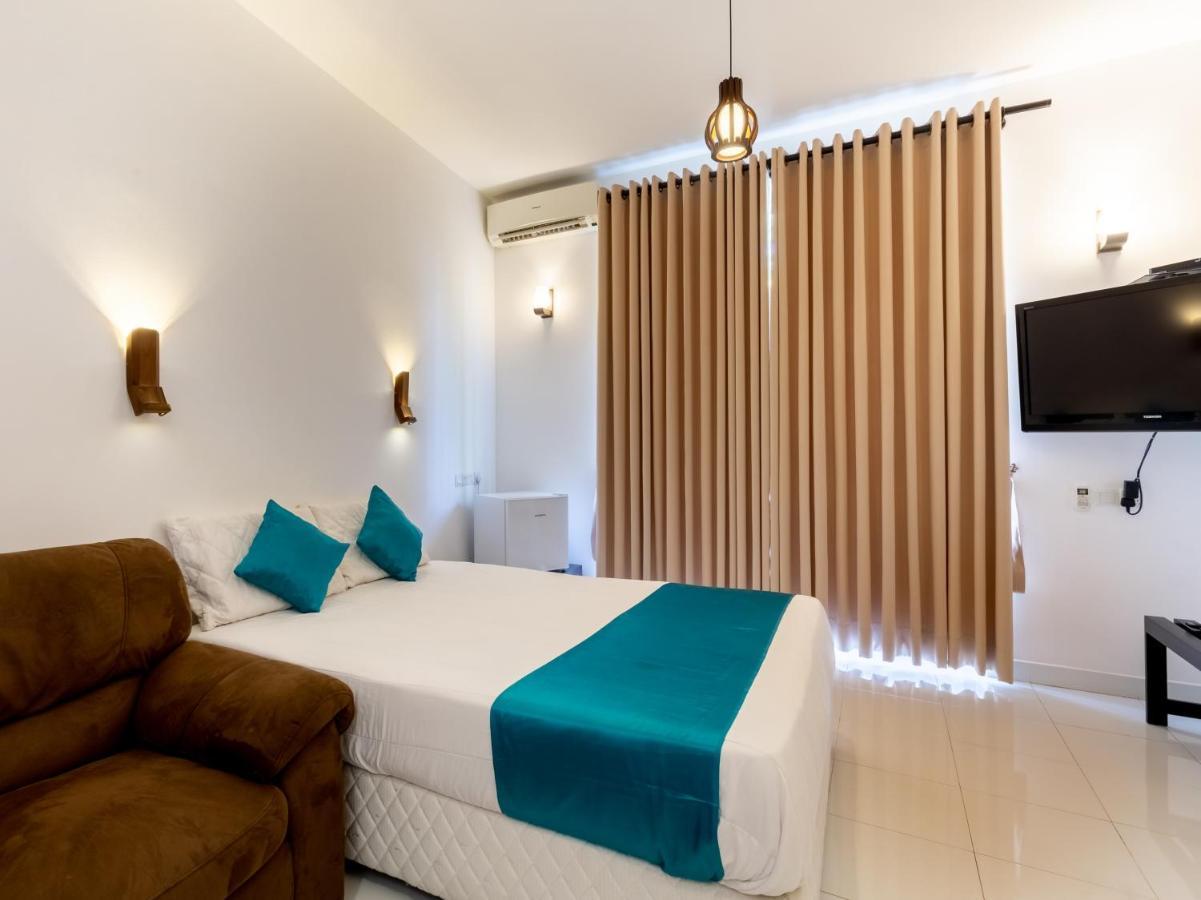 Royal Mount Hotel Дехивала-Маунт-Лавиния Экстерьер фото